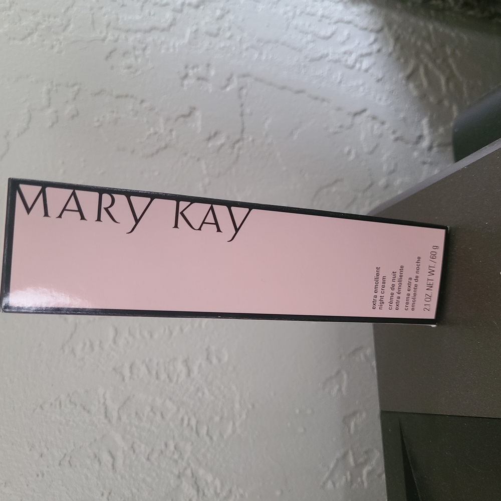 Mary Kay Extra Emollient Night Cream